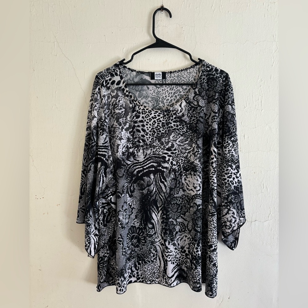 Studio 1940 black and white animal print blouse with scattered silver sequins 3X